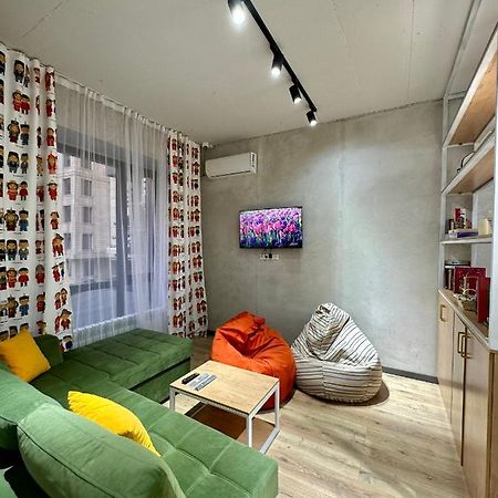 Izzzi Hostel Бішкек Екстер'єр фото