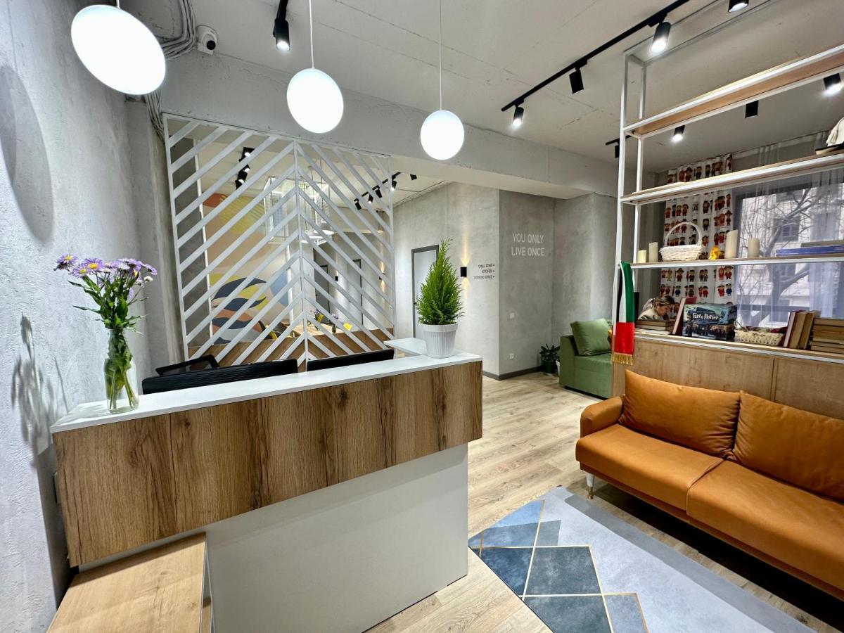 Izzzi Hostel Бішкек Екстер'єр фото
