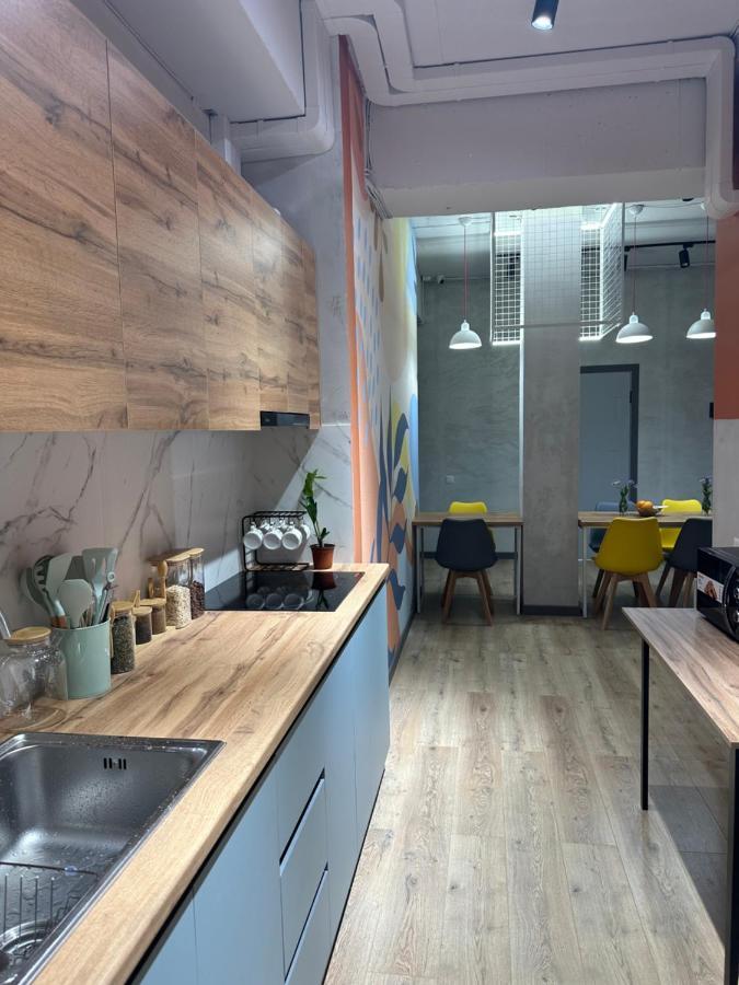 Izzzi Hostel Бішкек Екстер'єр фото