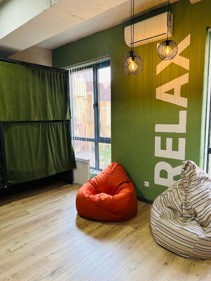Izzzi Hostel Бішкек Екстер'єр фото