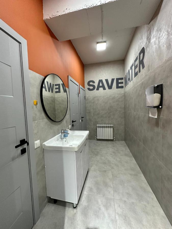 Izzzi Hostel Бішкек Екстер'єр фото