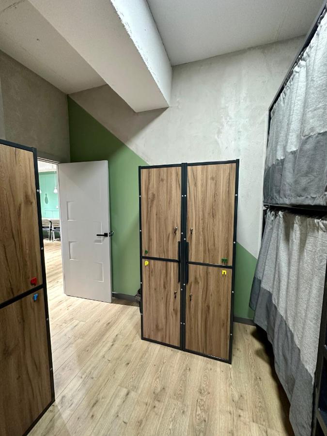 Izzzi Hostel Бішкек Екстер'єр фото
