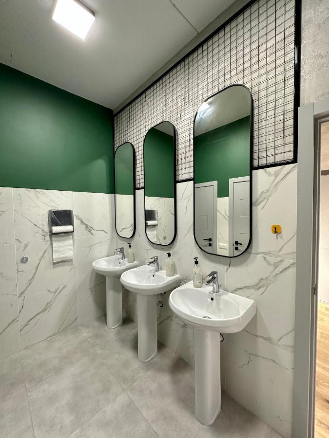 Izzzi Hostel Бішкек Екстер'єр фото
