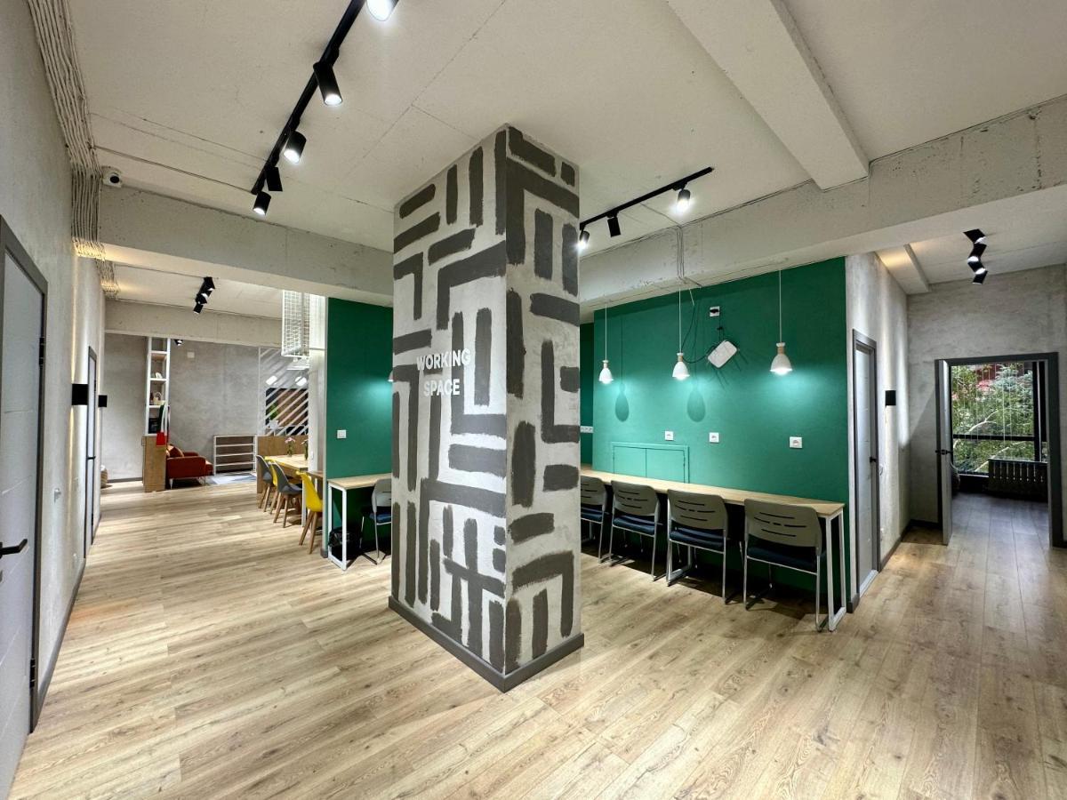 Izzzi Hostel Бішкек Екстер'єр фото